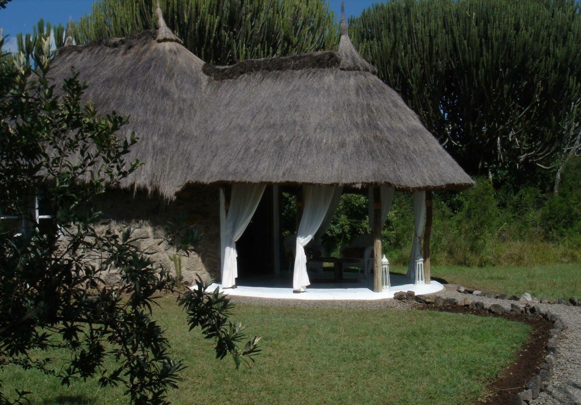 Отель Mbweha Camp Elmenteita Экстерьер фото