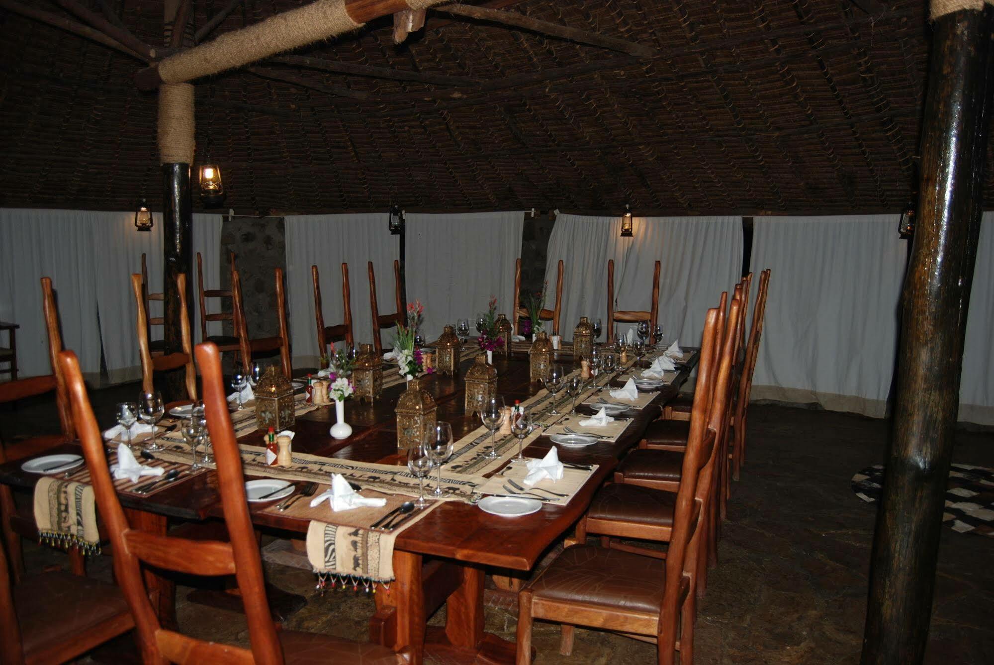 Отель Mbweha Camp Elmenteita Экстерьер фото