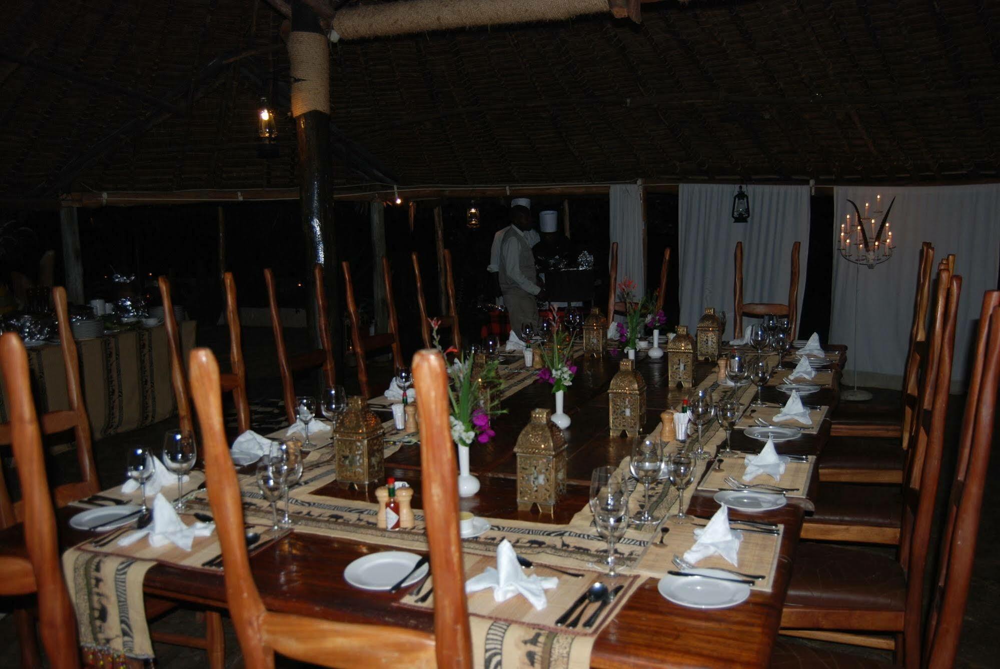 Отель Mbweha Camp Elmenteita Экстерьер фото